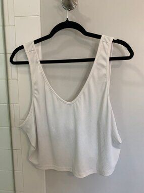 SHEIN White Ribbed V-Neck Cropped Tank Top 3XL